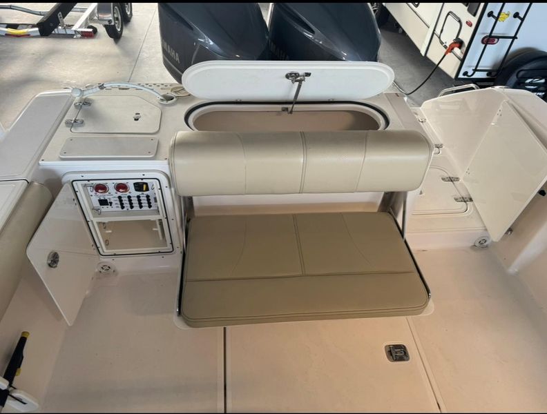 2017 Pursuit C 280 Center Console