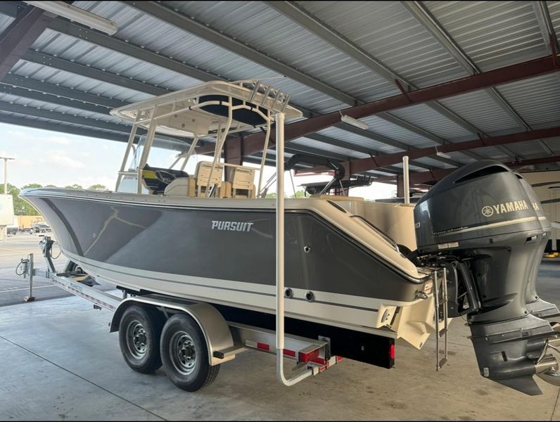 2017 Pursuit C 280 Center Console