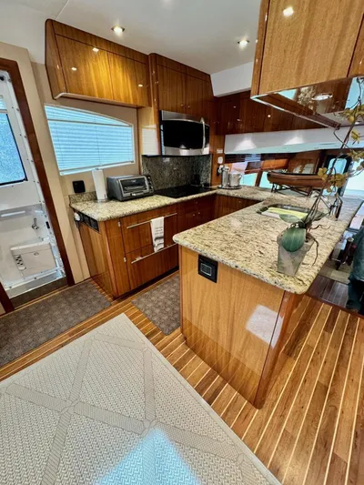  Yacht Photos Pics 2008 Hatteras 64 My - Image 15