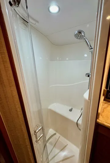  Yacht Photos Pics 2008 Hatteras 64 My - Image 26