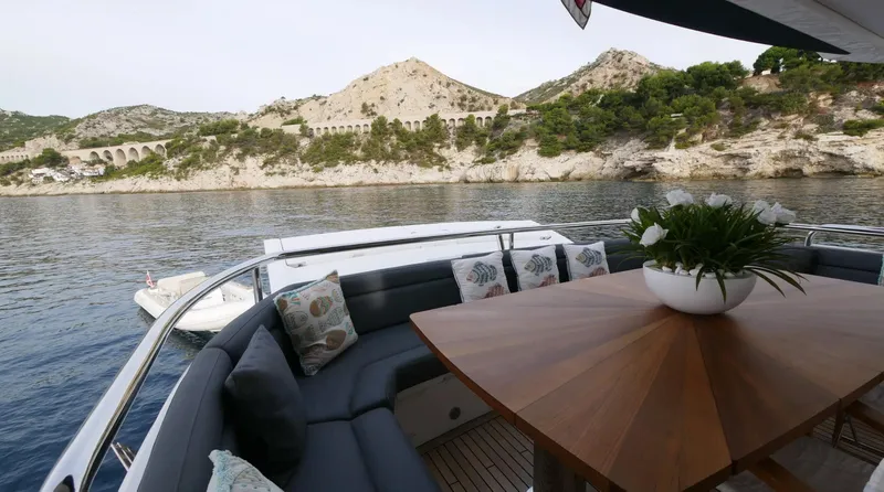 Survivor 2 Yacht Photos Pics 