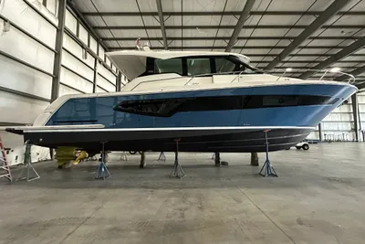 Tiara Yachts EX54