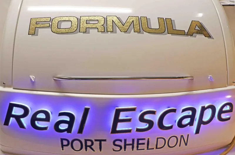 Real Escape Yacht Photos Pics FORMULA 400 SS