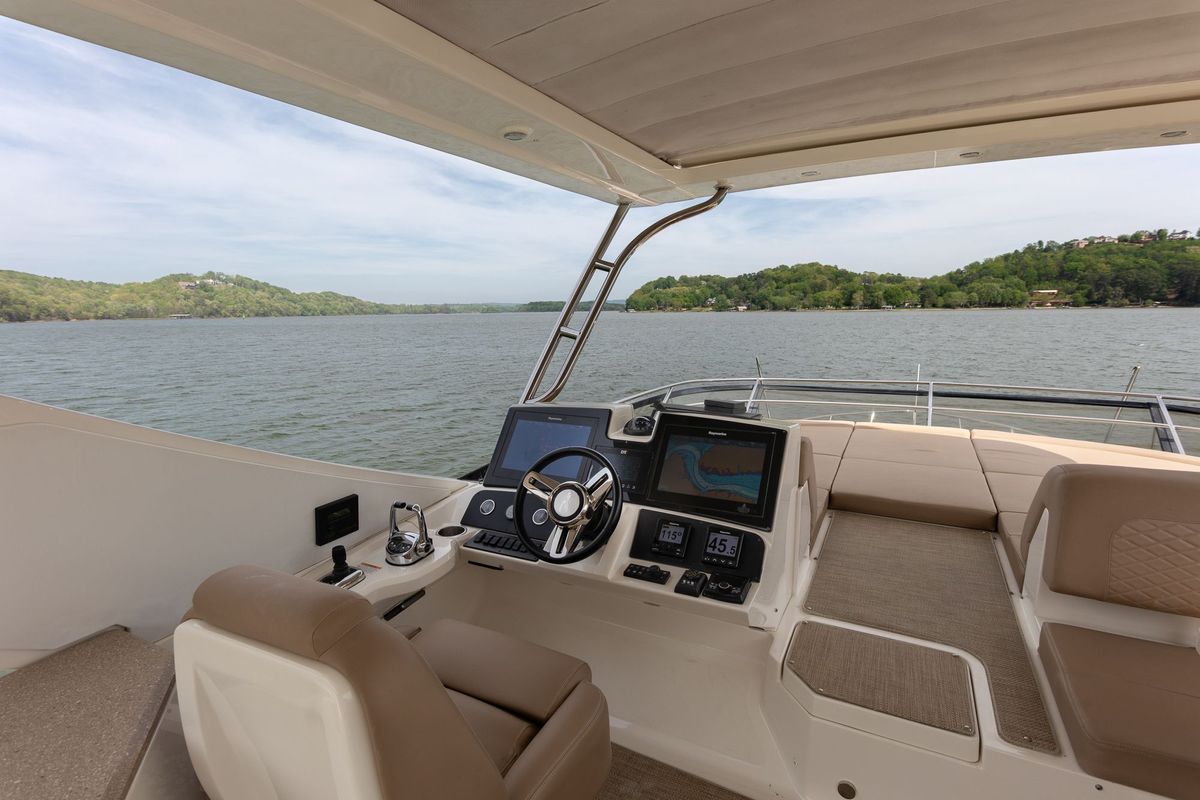 2018 Sea Ray 65 