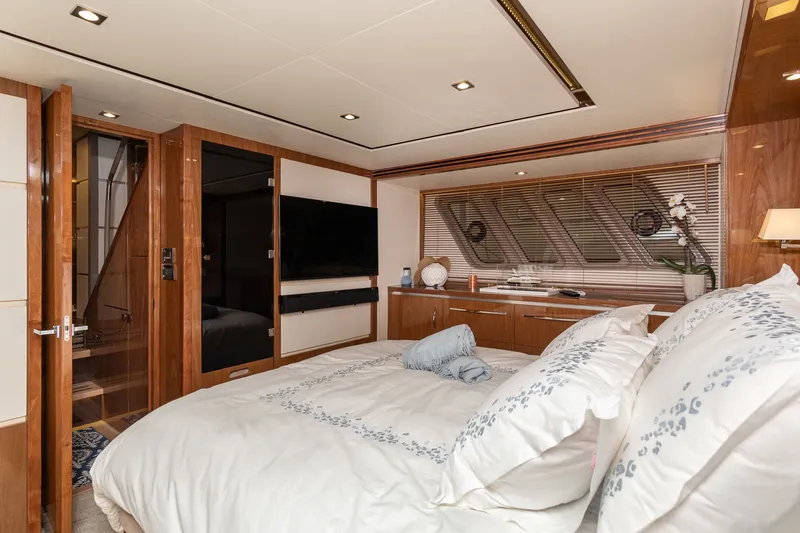 Janie Yacht Photos Pics 