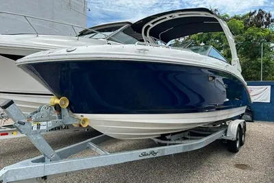 Sea Ray SDX 270