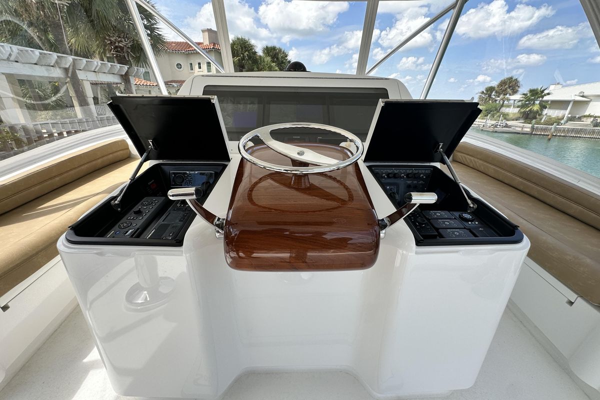 2017 Viking 55 