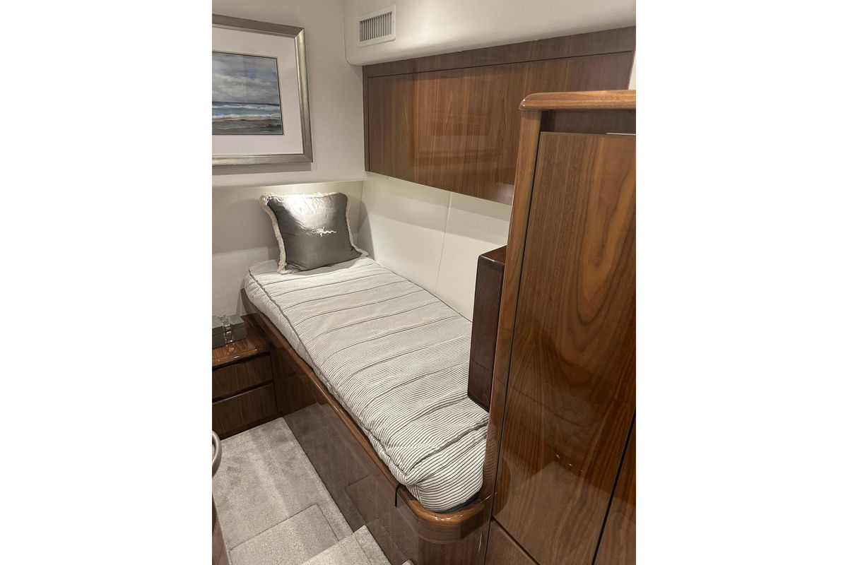 2017 Viking 55 