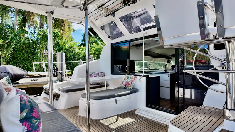 Aurora Yacht Photos Pics 