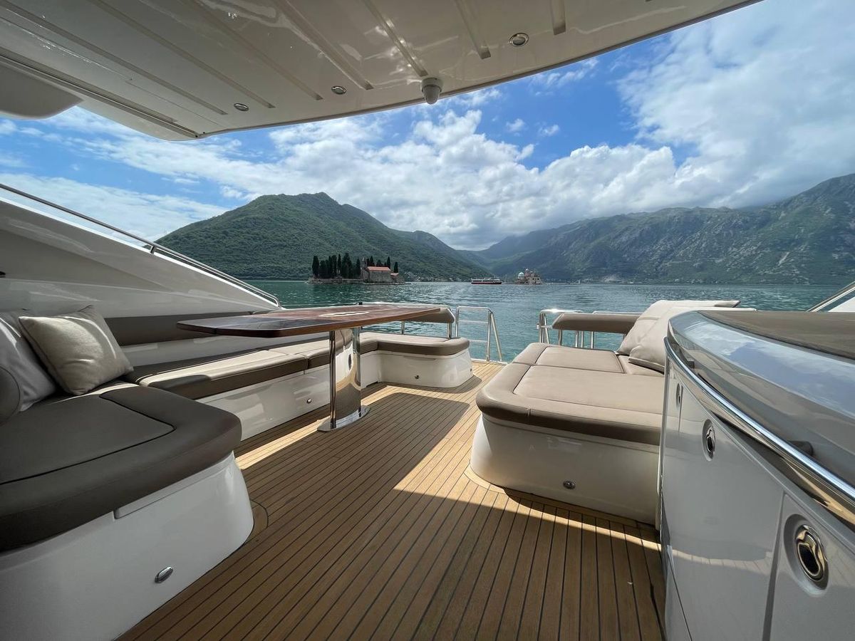 2008 Princess 66 
