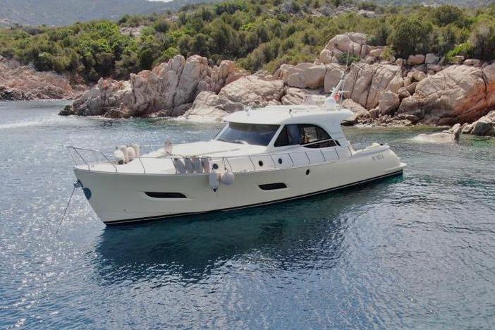 Mochi Craft 54' Dolphin