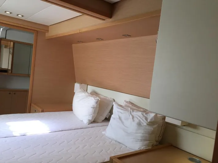 Nsc01580 Yacht Photos Pics 