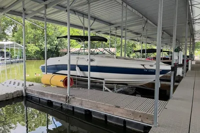 Sea Ray 240 Sundeck