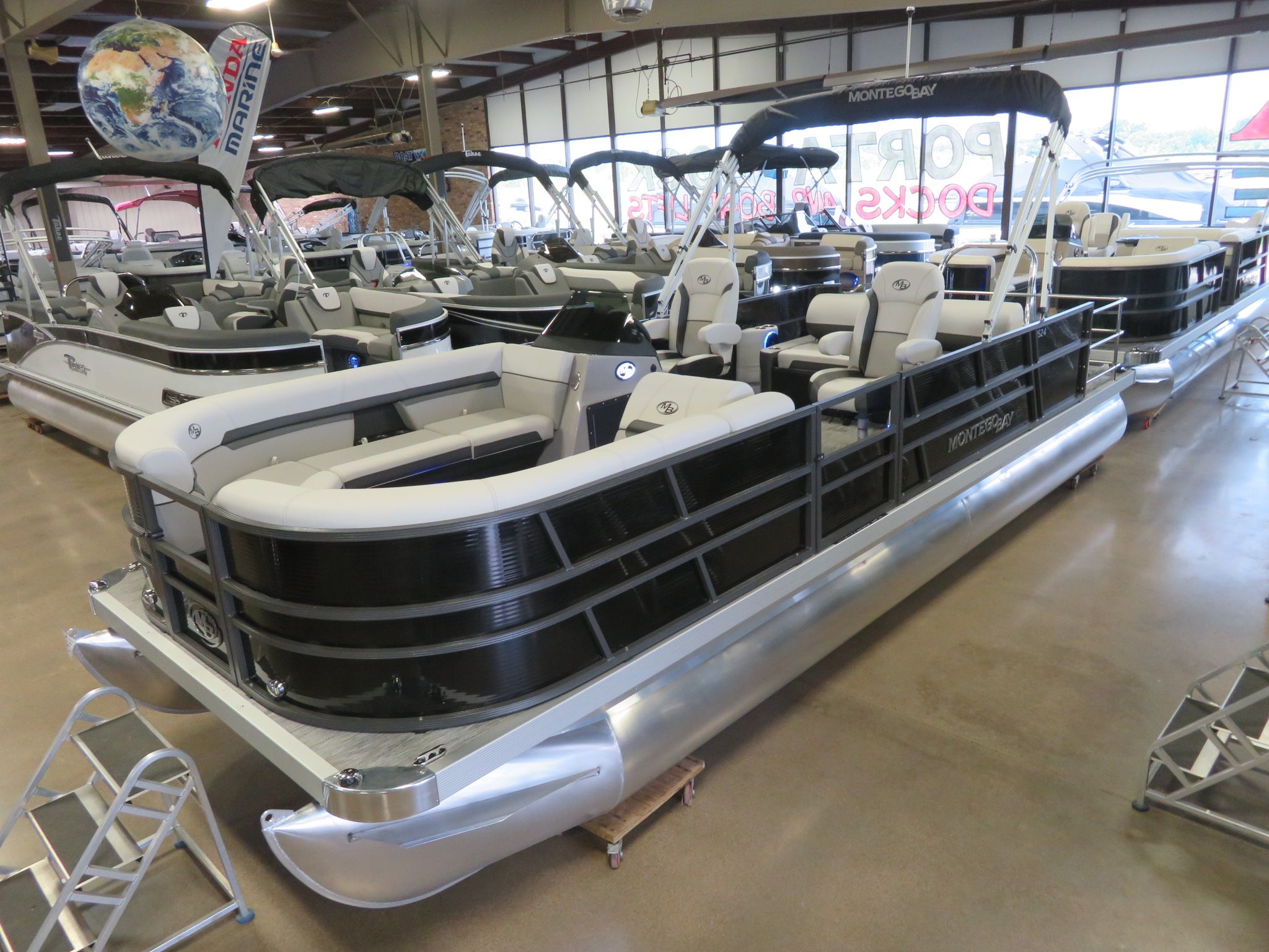 Montego Bay 8524 Swingback Deluxe Pontoon & Honda 4-Stroke EFI