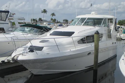 Sea Ray 390 Motor Yacht