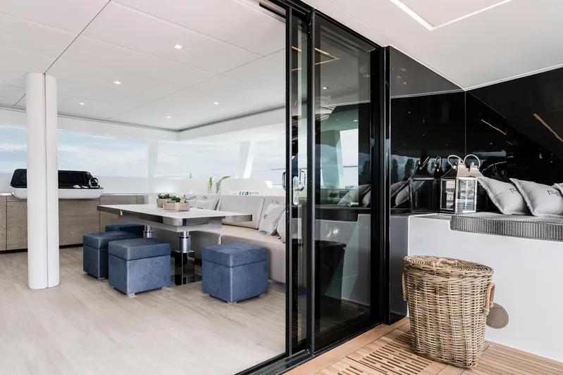 Feel The Blue Yacht Photos Pics 