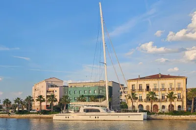 2010 Catana 85