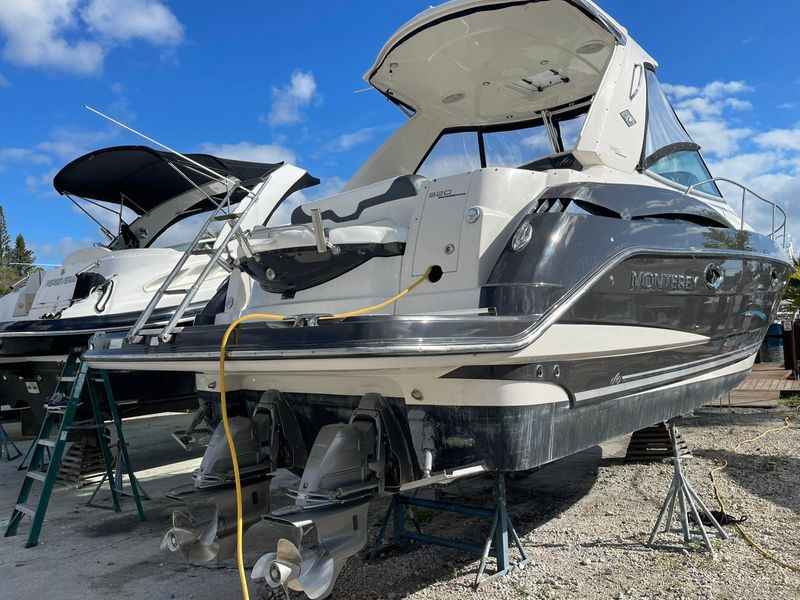 2014 Monterey 320 Sport Yacht