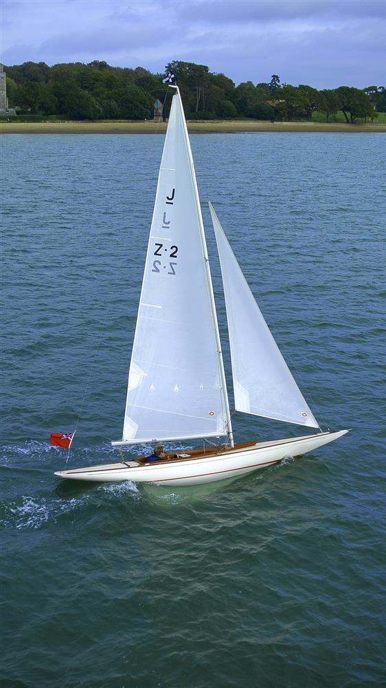 mini j class yacht