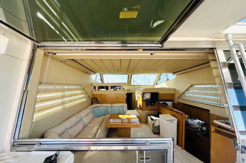  Yacht Photos Pics Luxurious interior of 1992 Ferretti Yachts 45 Altura with elegant seating and modern amenities.