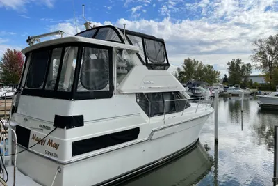 Carver 33 Aft Cabin