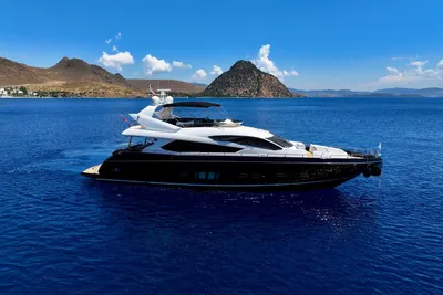 Sunseeker 80 Yacht