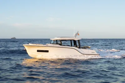 2025 Aiata Wayfinder 38