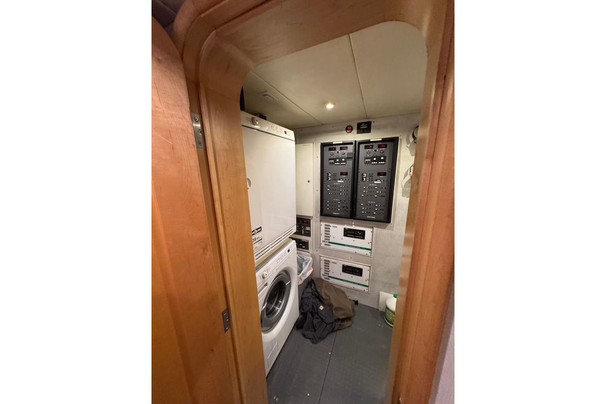 2003 Cape Horn 65 