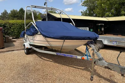 2005 Bayliner 175