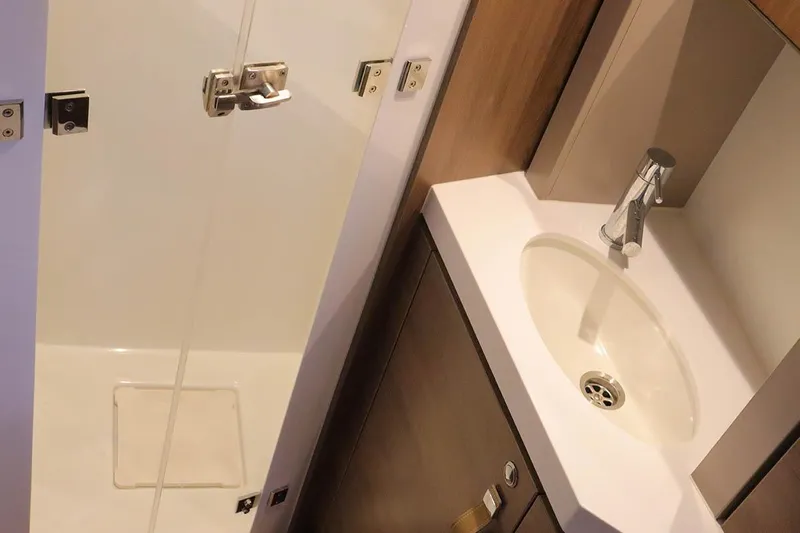 Fortunate Sun Yacht Photos Pics Head View (2)