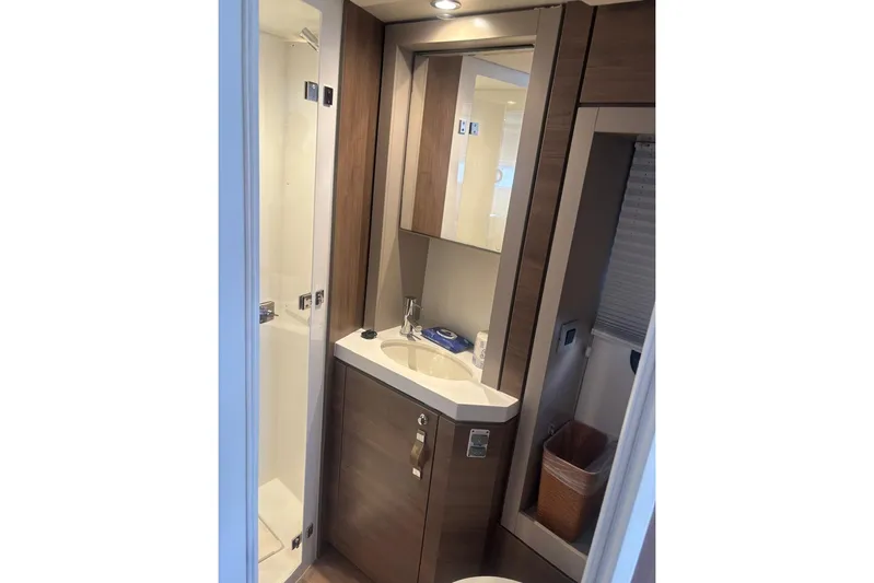 Fortunate Sun Yacht Photos Pics Head View (6)