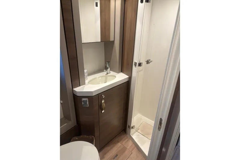 Fortunate Sun Yacht Photos Pics Head View (7)