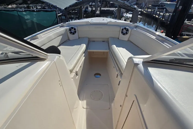  Yacht Photos Pics 2022 Grady-White Freedom 285 boat interior with spacious seating and modern design.
