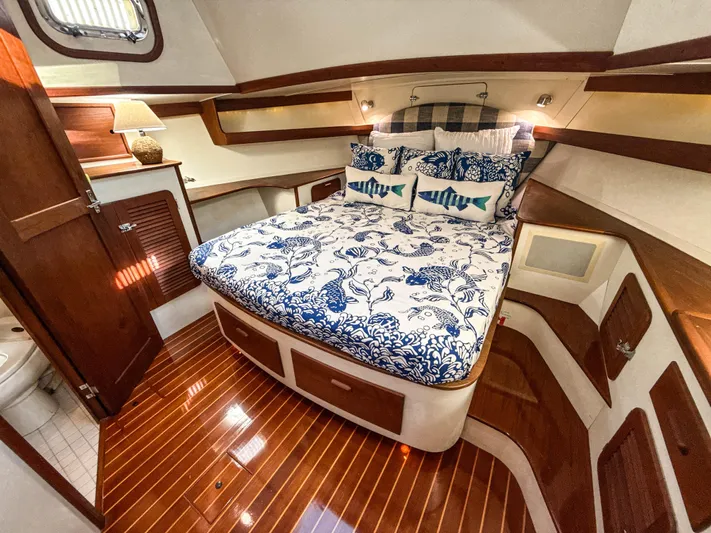 Island Girl Yacht Photos Pics Primary stateroom