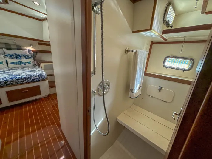 Island Girl Yacht Photos Pics Separate shower