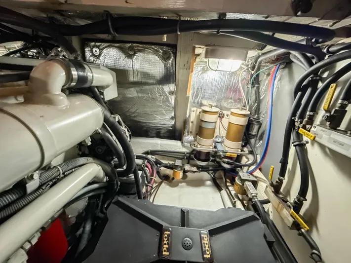 Island Girl Yacht Photos Pics Engine Room