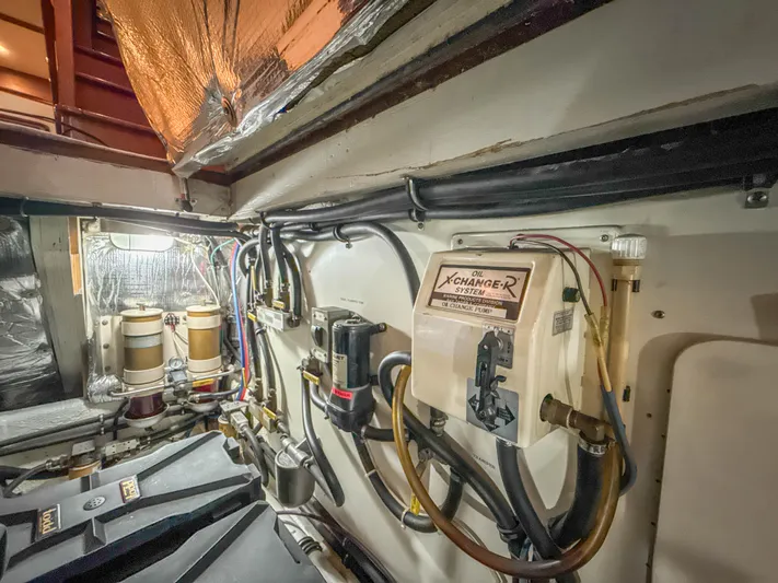 Island Girl Yacht Photos Pics Engine Room