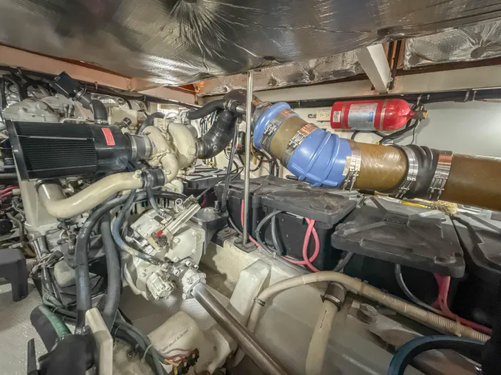 Island Girl Yacht Photos Pics Engine Room