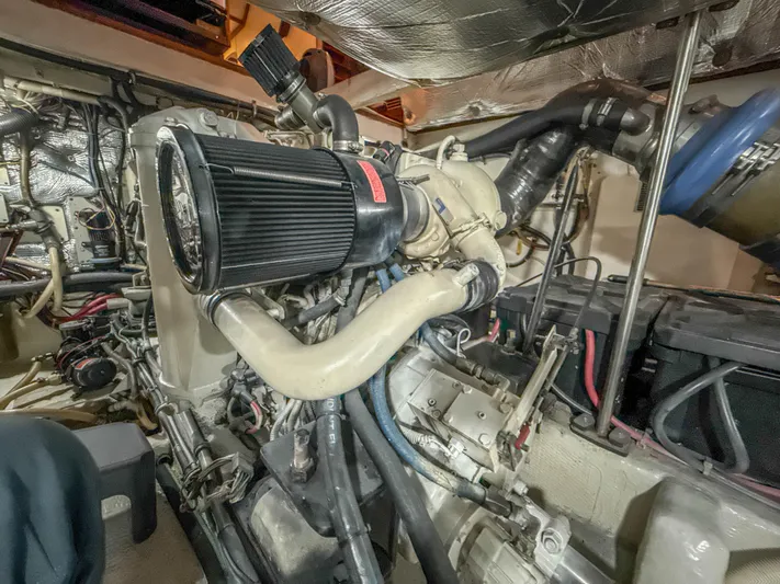 Island Girl Yacht Photos Pics Engine Room