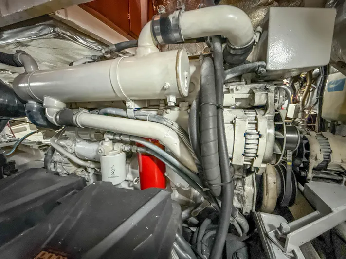 Island Girl Yacht Photos Pics Engine Room