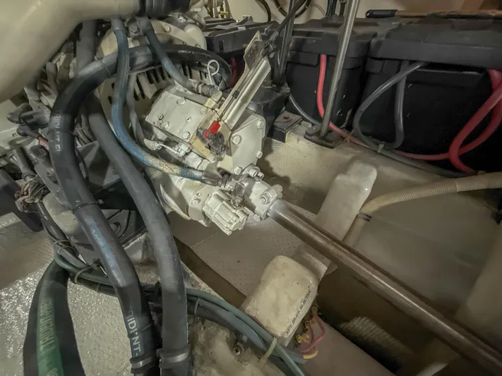 Island Girl Yacht Photos Pics Engine Room