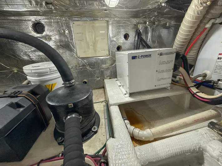 Island Girl Yacht Photos Pics Engine Room