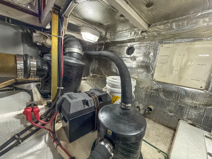 Island Girl Yacht Photos Pics Engine Room