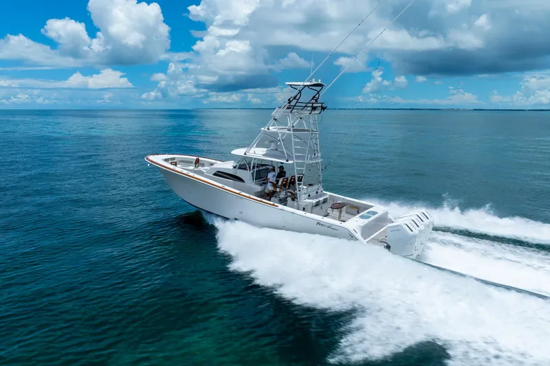  Yacht Photos Pics 2023 Front Runner 47 Center Console boat cruising on open water.