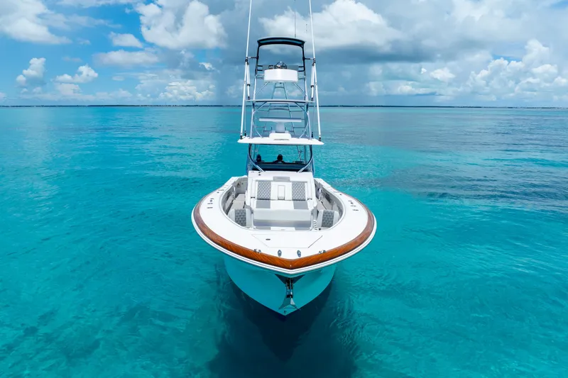  Yacht Photos Pics 2023 Front Runner 47 Center Console boat on clear blue water.