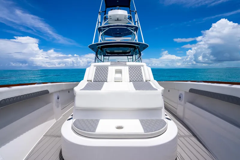  Yacht Photos Pics 2023 Front Runner 47 Center Console boat on open water.