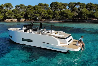 De Antonio Yachts D42