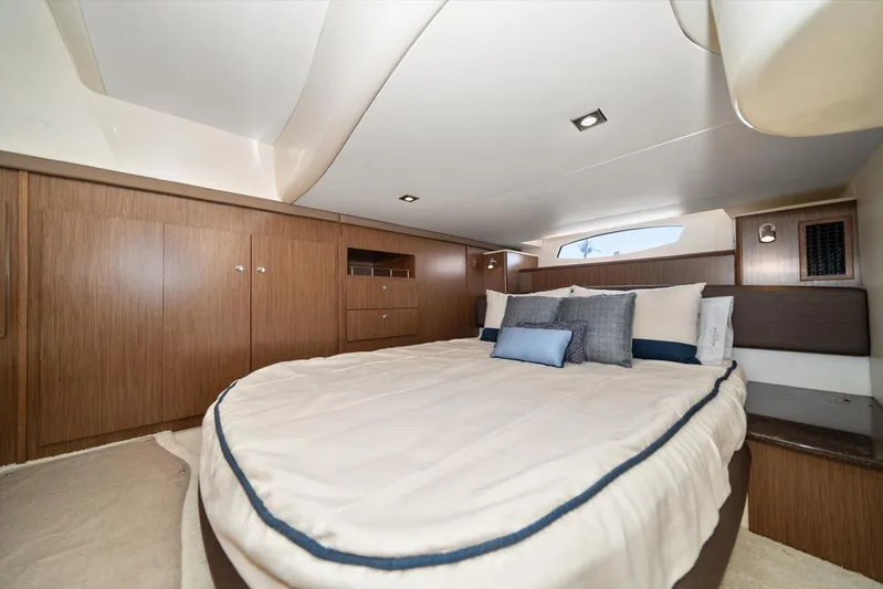 Gail’s Storm IV Yacht Photos Pics 