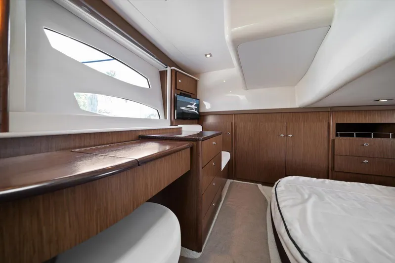 Gail’s Storm IV Yacht Photos Pics 