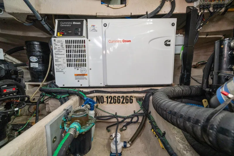 Gail’s Storm IV Yacht Photos Pics 